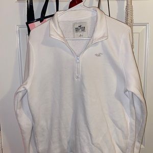 white hollister crewneck